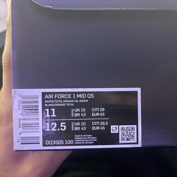 Nike Air Force 1 - Picture 3 of 4